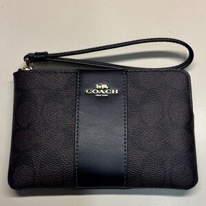 Coach Corner Zip Leather Wristlet